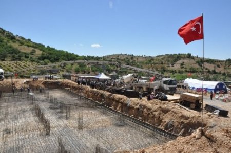 Tut Akçatepe İlkokulu'nun temeli törenle atıldı