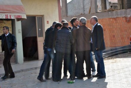 Tutuklama kararı olan baba, 3 yaşındaki kızını 12 saat rehin aldı