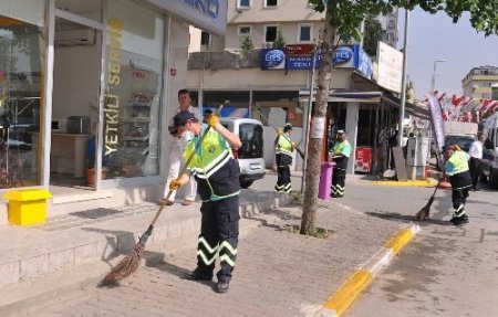 Tuzla Belediyesi, mahallelerde yaz bakımına başladı