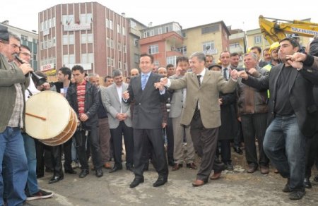Tuzla'da Davullu Zurnalı Yıkım