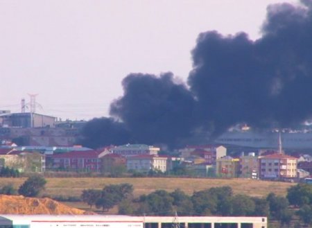 Tuzla'da fabrika yangını