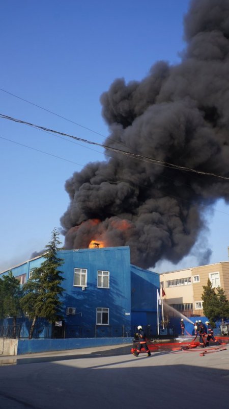 Tuzla'da fabrika yangını