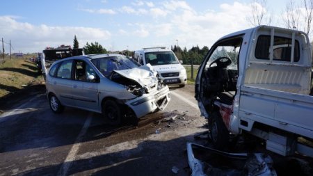 Tuzla'da kaza: 2 ağır yaralı