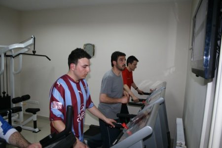 Tuzla'da Polisler Önce Saunada Terliyor