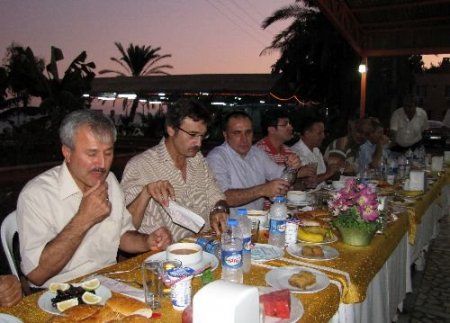 Tüzmen: Kürtler Bizim Şerefli Kardeşlerimizdir.