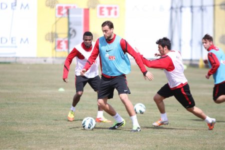 Tüzün: Milli takımlara gönderdiğimiz oyuncular bizi sevindiriyor