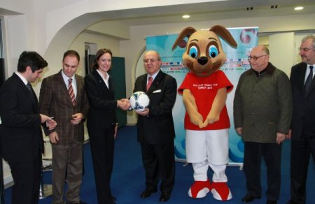 U20 Dünya Kupası için FIFA yetkilileri, Bursa Atatürk Stadı'nı inceledi