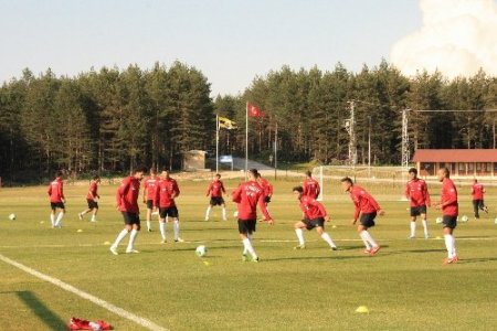 U20 Milli Takımı, Fenerbahçe Topuk Yaylası Tesisleri'nde kampa başladı