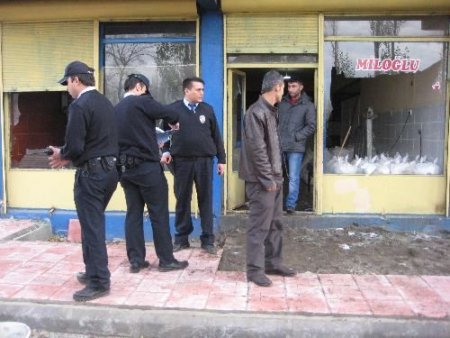 Üç Aile Arasındaki Kavgayı Polis Güçlükle Ayırdı