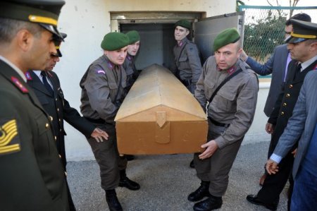 Üç aylık asker karakolda ölü bulundu