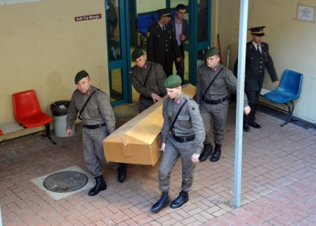 Üç aylık asker karakolda ölü bulundu