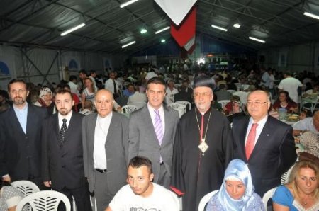 Üç Dinin Temsilcisi İftar Sofrasında Buluştu