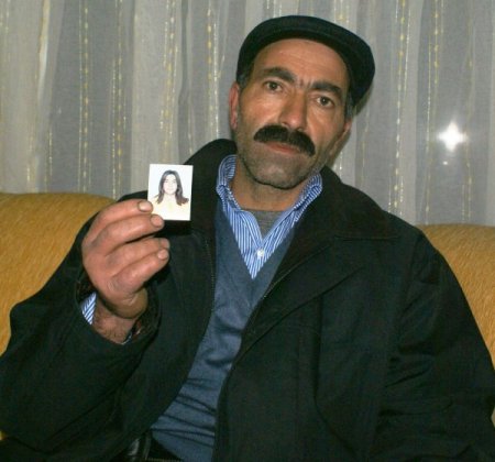 Üç Gündür Kayıp Kızını Arıyor