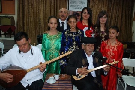 Üç Telli Cura Virtözü Hayri Dev: Türkülerimiz Bizi Biz Yapan Kültür Değerimizdir