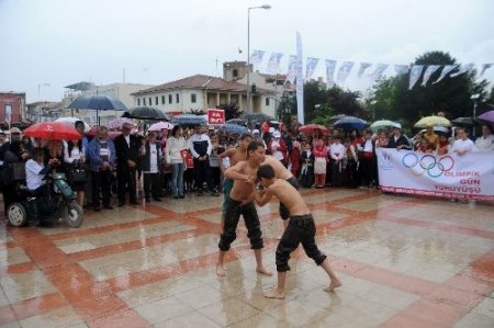 Üç ülkenin bedensel engellileri 'Olimpik Gün'de bir araya geldi