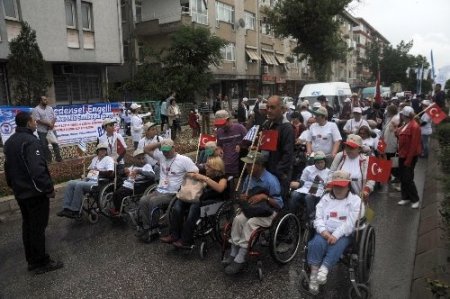 Üç ülkenin bedensel engellileri 'Olimpik Gün'de bir araya geldi