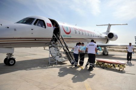 Uçak ambulansın motorları yaralı astsubay için çalıştı