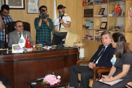 Uçak kazasında hayatını kaybeden İspanyol askerler törenle anıldı