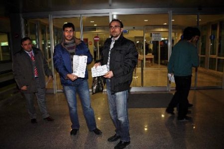 Uçakları Kalkmayan Yolculardan Havaalanında Protesto Eylemi
