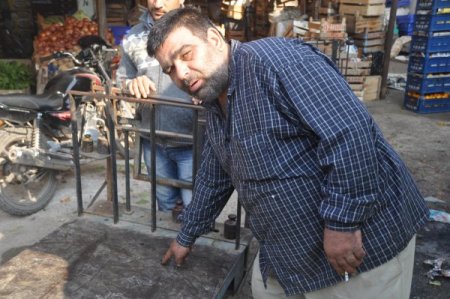 Uçaksavar mermisi isabet eden hal esnafı tedirgin