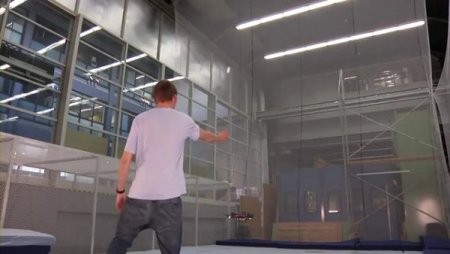 Uçan Robotların Tenis Maçı Nefes Kesti