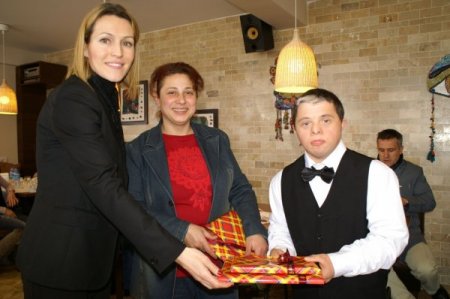 Üçge Çalışanı Kadınlar Niş Kafe'de Biraraya Geldi