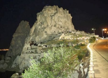 Uçhisar Kalesi Turistlerin Gözdesi