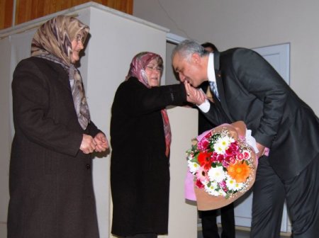 ‘Üçüncü Bahar Yaşam Merkezi’nde sağlık eğitimi