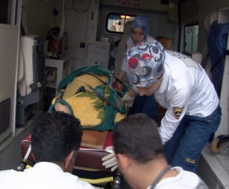 Üçüncü kattan düşen çocuk ağır yaralandı