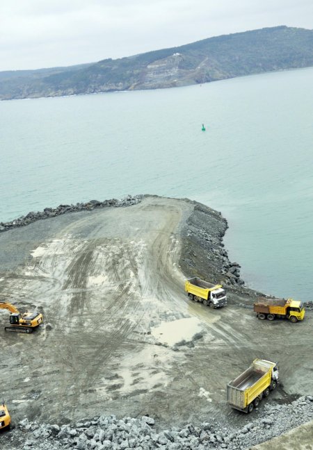 Üçüncü köprü inşaatı tüm hızıyla sürüyor