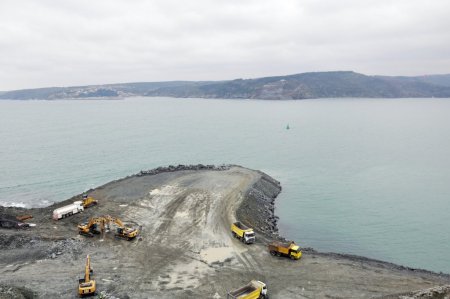 Üçüncü köprü inşaatı tüm hızıyla sürüyor