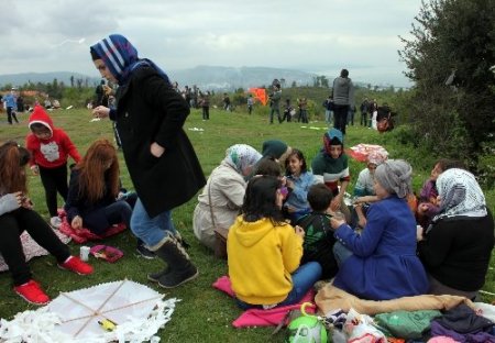 Uçurtmalar gökyüzünü süsledi