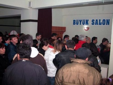 Ucuz Sinema Biletine Büyük İlgi