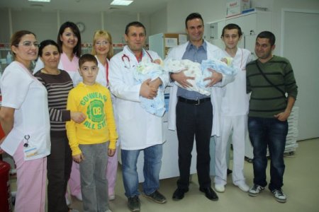 Üçüzlerin ayrılığı mutlu sonla bitti