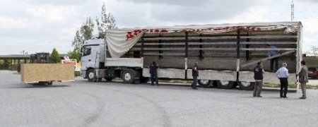 Uganda'ya kurulacak hastanesinin tıbbi malzemeleri Adana'dan yola çıktı