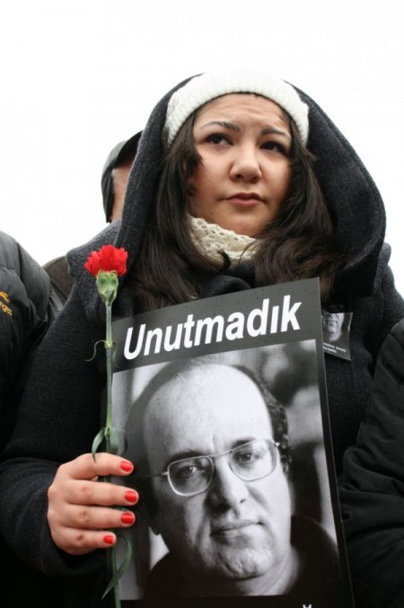 Uğur Mumcu, Bursa'da Düzenlenen Yürüyüşle Anıldı