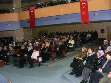 Uğurluel Ve Yeprem Umut Derneği Üyelerine Tarih Sahnesinde Çanakkale'yi Anlattı