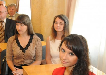 Ukrayna Başbakanı Azarov, Üniversite Öğrencileriyle Bir Araya Geldi