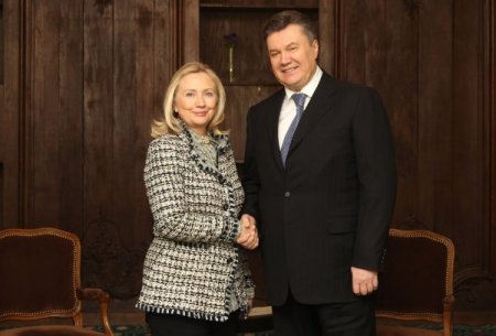 Ukrayna Cumhurbaşkanı Yanukoviç, Clinton İle Görüştü