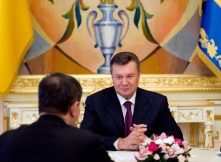 Ukrayna Cumhurbaşkanı Yanukoviç, Davutoğlu’nu kabul etti