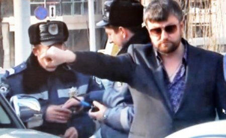 Ukrayna Trafik Polisine Saldıran Sarhoş Rahibi Konuşuyor