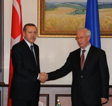 Ukrayna Ve Türkiye Başbakanları Bir Araya Geldi