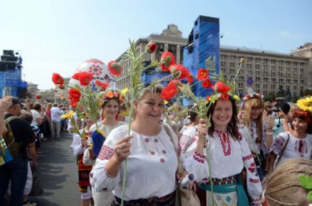 Ukrayna’da Bağımsızlık Bayramı’nda Tank Yerine Yumurta Geçidi Yapıldı