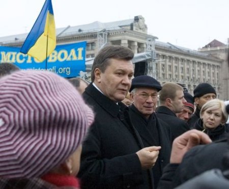 Ukrayna'da Cumhurbaşkan Ve Başbakan Hükümeti Protesto Eden Eylemcileri Ziyaret Etti