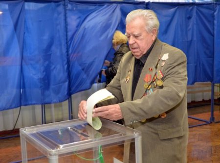 Ukrayna'da halk sandık başında