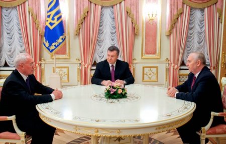 Ukrayna’da ikinci Azarov dönemi başladı