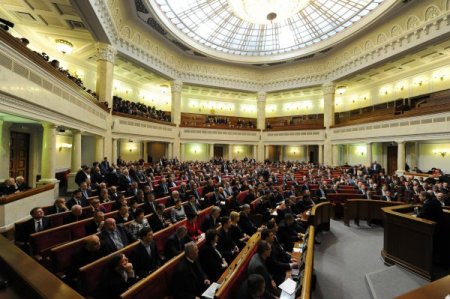 Ukrayna’da ikinci Azarov dönemi başladı