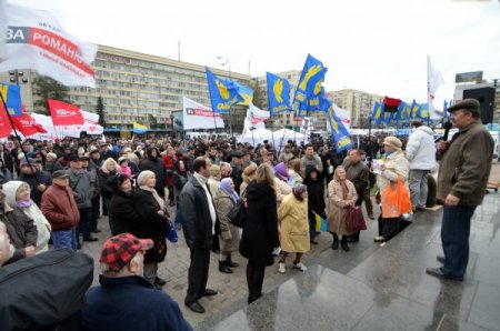 Ukrayna’da muhalifler, eyleme devam ediyor