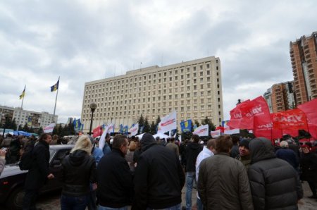 Ukrayna’da muhalifler, eyleme devam ediyor