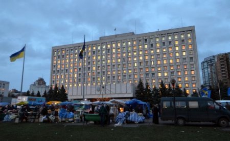 Ukrayna’da parti listelerinin oy sayma işlemleri tamamlandı